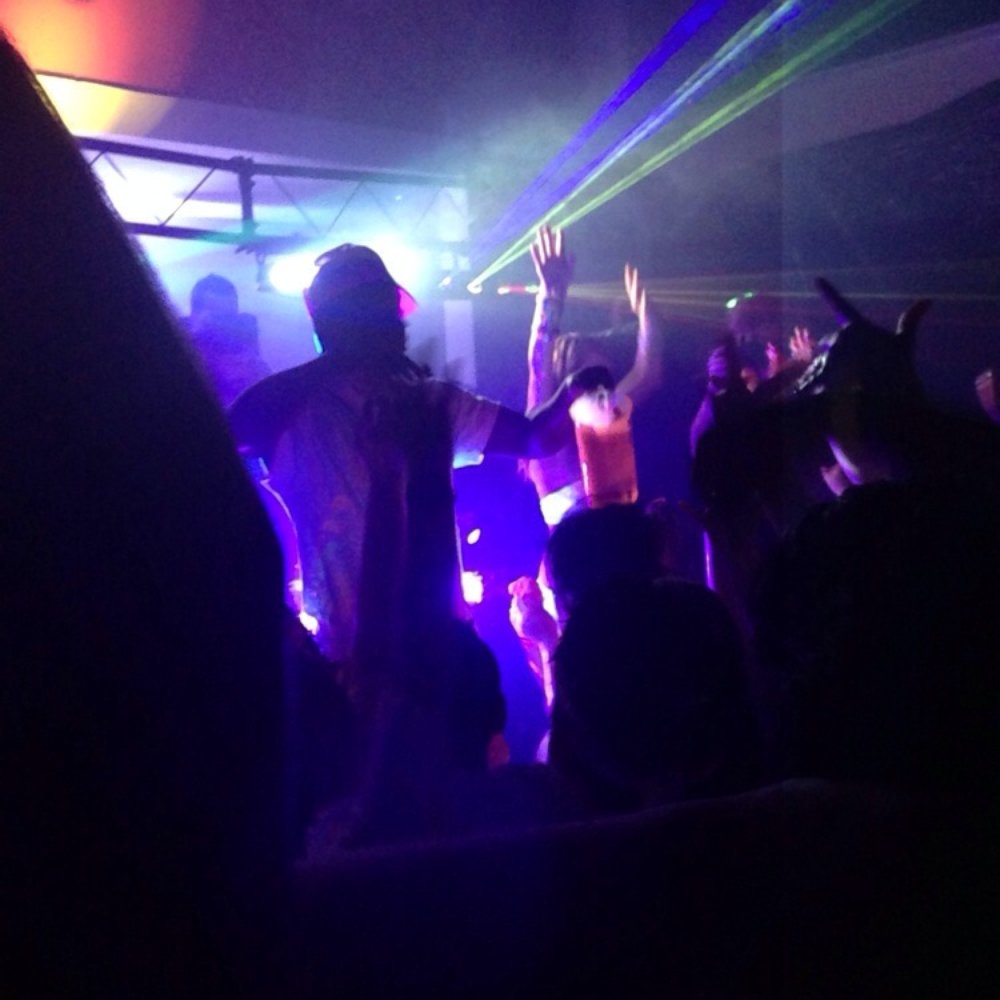 Play - Paint party - Dance Clubs Near Me - Louisville, Kentucky Play - Paint party - Dance Clubs Near Me - Louisville, Kentucky