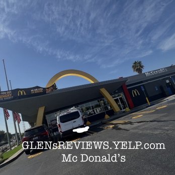 McDonald's - Love the huge oldschool Golden Arches by the hood pylons outside. - Fast Food Near Me - Carson, California McDonald's - Love the huge oldschool Golden Arches by the hood pylons outside. - Fast Food Near Me - Carson, California