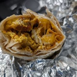 88 Market & Grill - Linguica breakfast burrito