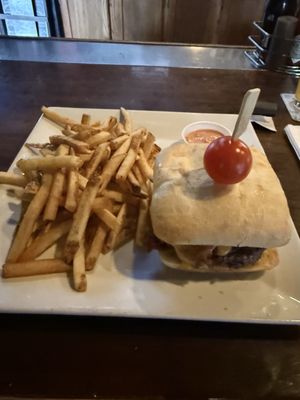 Poplar Street Pub by null