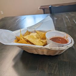 La Cocina Del Don Mexican Restaurant - Chips and salsa