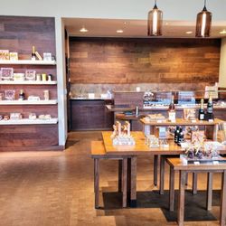 Fran's Chocolates - Interior (1/7/25)