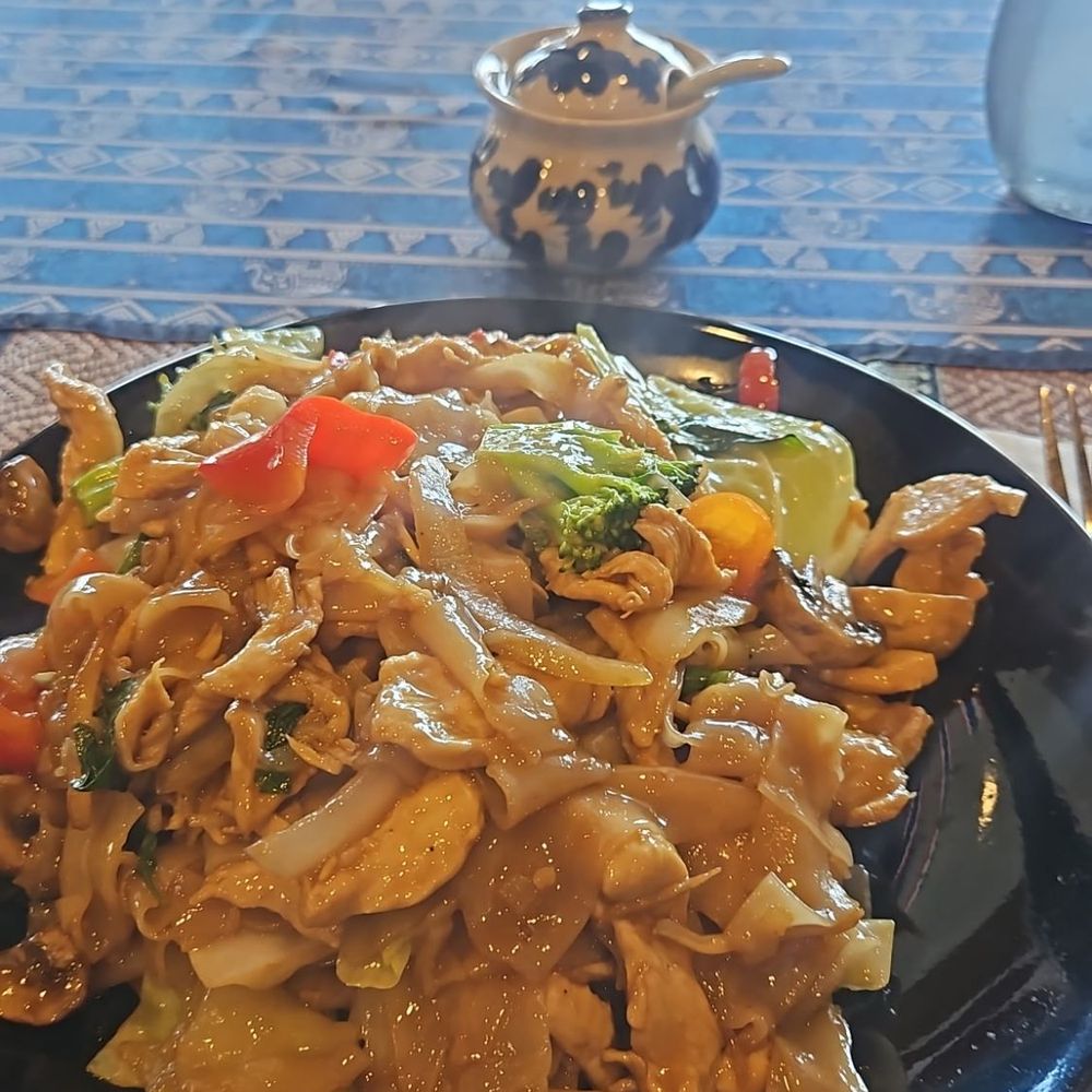 Thai Soul Kitchen - Pad see mao w/chicken - Thai Near Me - San Jose, California Thai Soul Kitchen - Pad see mao w/chicken - Thai Near Me - San Jose, California