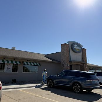 Perkins Restaurant & Bakery - Outside - Bakeries Near Me - Yankton, South Dakota Perkins Restaurant & Bakery - Outside - Bakeries Near Me - Yankton, South Dakota