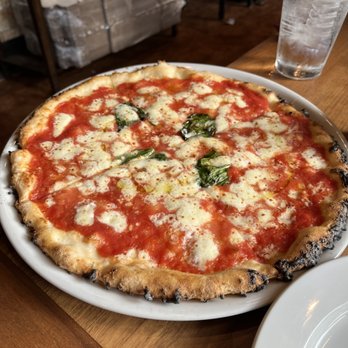 Mercurio's Shadyside - Gluten free margherita pizza - Pizza Near Me - Pittsburgh, Pennsylvania