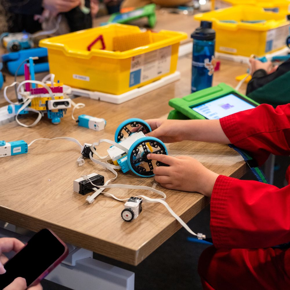 THE ROBO HUB Updated August 2024 86A Sherman St, Cambridge