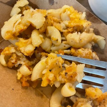 Bain Barbecue - This is basically trash. I don't know why anyone would serve this crap. The worst Mac and Cheese I've ever had. - Barbeque Near Me - Memphis, Tennessee Bain Barbecue - This is basically trash. I don't know why anyone would serve this crap. The worst Mac and Cheese I've ever had. - Barbeque Near Me - Memphis, Tennessee