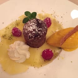 Restaurant zur Gedult - Pineapple carpaccio with chocolate pie and mango sorbet