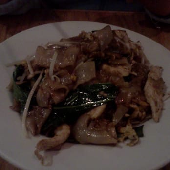 Silver Spoon Thai Restaurant - Chicken pan fried noodles - Thai Near Me - Chicago, Illinois Silver Spoon Thai Restaurant - Chicken pan fried noodles - Thai Near Me - Chicago, Illinois