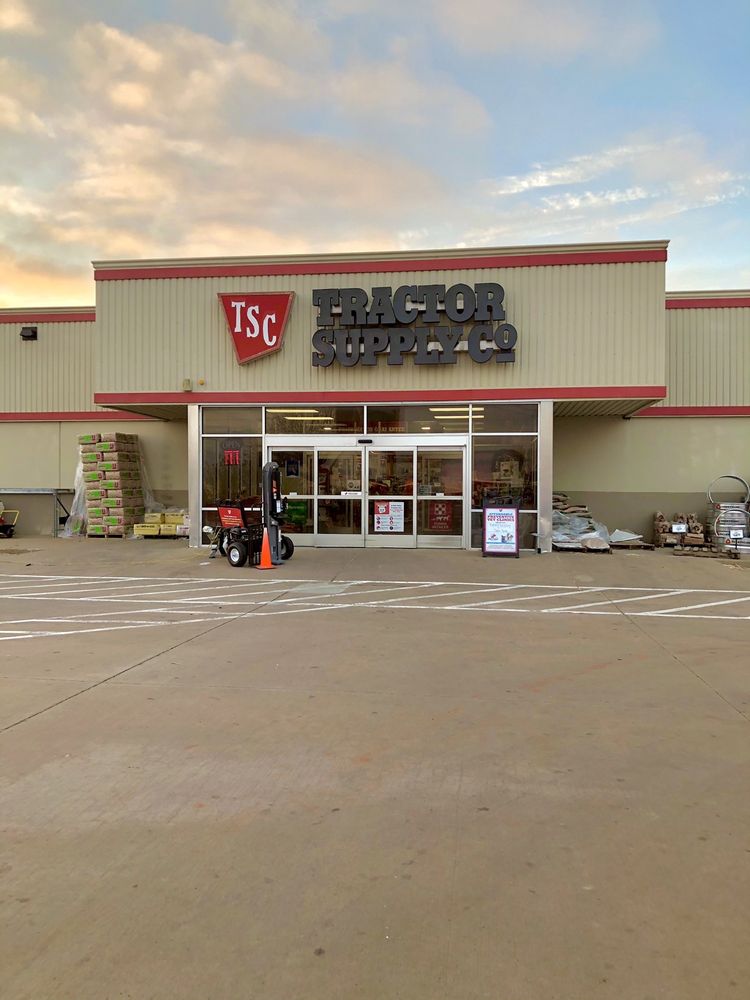 TRACTOR SUPPLY COMPANY 11 Reviews Auto Parts & Supplies 601