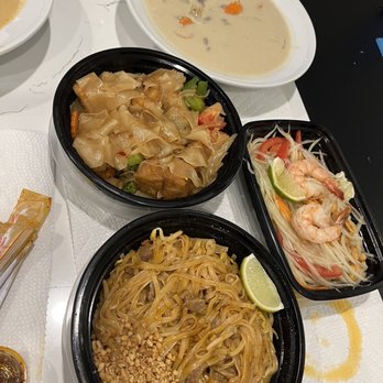 Jasmine Thai Cuisine - Take out- SL2. Papaya Salad N2. Drunken Noodle N1. Pad Thai Noodle C3. Yellow Curry - Thai Near Me - Twin Falls, Idaho