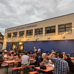 Port City Brewing Company - Outside seating