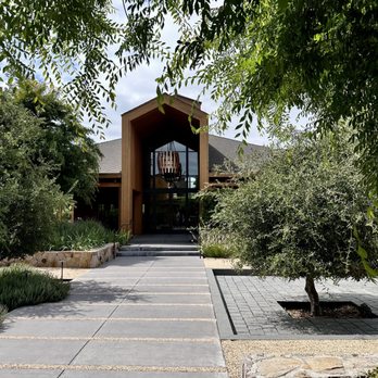 Cakebread Cellars - the entrance to the winery - Wineries Near Me - Rutherford, California