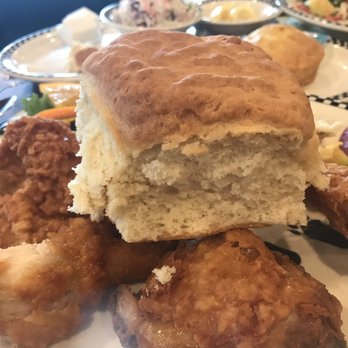 Black Bear Diner Beaumont - Yummy !! Big country meal ! Biscuits, chicken , gravy - Diners Near Me - Beaumont, Texas