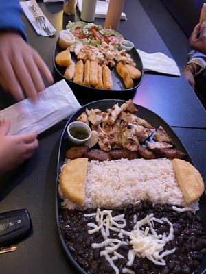 Pa’l Carajo Arepa Lounge by null