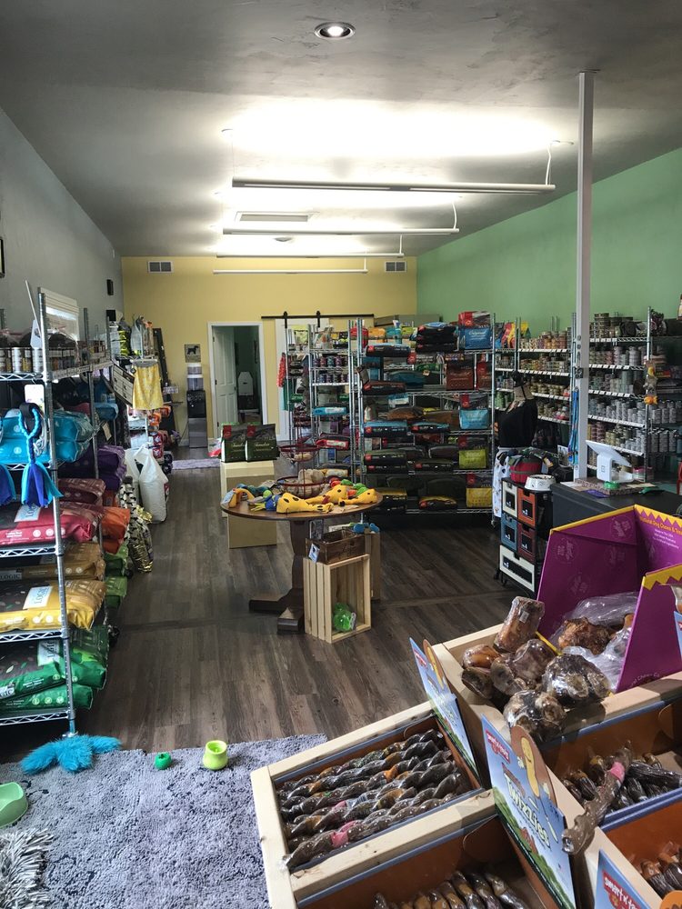 Cheryl’s Healthy Pet Market Pet Stores 2672 N Packerland Dr, Green