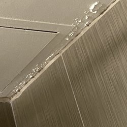 Holiday Inn Victorville - Bathroom ceiling