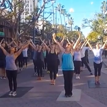 Spotlight Dance Parties - Lululemon SaMo Opening Day Flash Mob! - Party & Event Planning Near Me - Redondo Beach, California Spotlight Dance Parties - Lululemon SaMo Opening Day Flash Mob! - Party & Event Planning Near Me - Redondo Beach, California