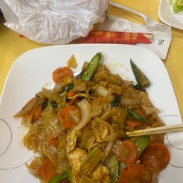 Pad Kee Mao/ Drunken Noodle Pad Kee Mao/ Drunken Noodle