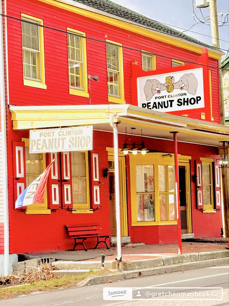 Port Clinton Peanut Shop Logo