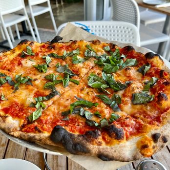 Harry's Pizzeria - 12" Margherita pizza with garlic and basil - Pizza Near Me - Miami Beach, Florida Harry's Pizzeria - 12" Margherita pizza with garlic and basil - Pizza Near Me - Miami Beach, Florida