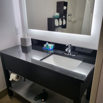 Holiday Inn Express Dublin - Hotels Near Me - Dublin, Virginia