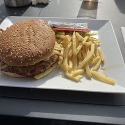 Schmelzer Brauhaus - Nochmal großer Brauhaus Burger gegessen, er war wieder Mega.