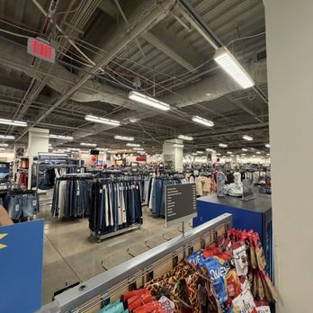 Nordstrom Rack - Inside - Shoe Stores Near Me - Los Angeles, California Nordstrom Rack - Inside - Shoe Stores Near Me - Los Angeles, California