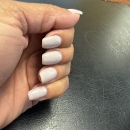Gel manicure by Trini