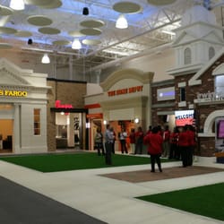 Ja Biztown & Financial Park - Delta Sigma Theta Sorority acted as today's volunteers to guide student development.