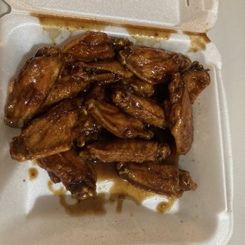 Pluckers Wing Bar - Oak Hill - Flappers! - Chicken Wings Near Me - Austin, Texas