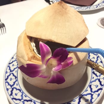 Baan Thai Restaurant - Jus de coco frais - Thai Near Me - Paris, 75 Baan Thai Restaurant - Jus de coco frais - Thai Near Me - Paris, 75