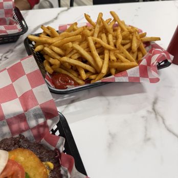 Burger Hub - Side of fries - Halal Near Me - Toledo, Ohio