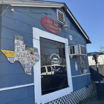 Lee's Burger Joint - Outside - Chicken Wings Near Me - Houston, Texas