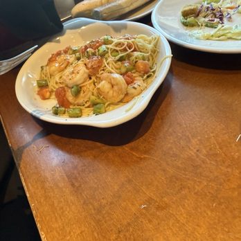 Olive Garden Italian Restaurant - Shrimp scampi - Italian Near Me - Affton, Missouri