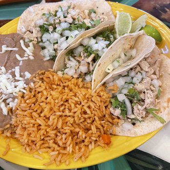 La Parada - #3 on flour, diced pollo - Mexican Near Me - Indianapolis, Indiana