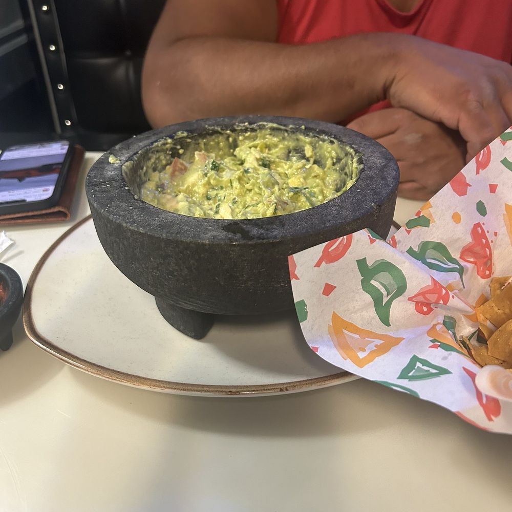 Mexico Viejo - Large guacamole - Mexican Near Me - Elkin, North Carolina