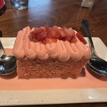 Escondido Tex Mex Patio - Strawberry Tres Leches - Tex-Mex Near Me - Dallas, Texas Escondido Tex Mex Patio - Strawberry Tres Leches - Tex-Mex Near Me - Dallas, Texas