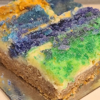 Haydel's Bake Shop - King cake ooey gooey - Bakeries Near Me - New Orleans, Louisiana
