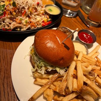 Beatrix - Fulton Market - ginger chicken crunch salad and prime cheeseburger - Breakfast & Brunch Near Me - Chicago, Illinois