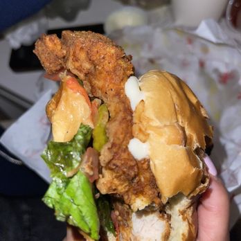 Smash House Miami - Chicken bun - Burgers Near Me - North Miami Beach, Florida Smash House Miami - Chicken bun - Burgers Near Me - North Miami Beach, Florida