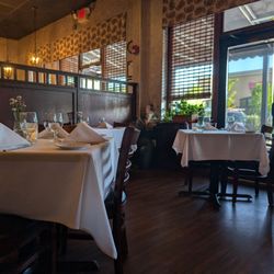 Roko Italian Cuisine - Dinning area