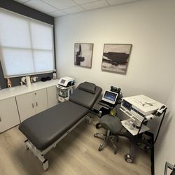 Orlando Spine Studio - Laser and Shockwave treatment suite