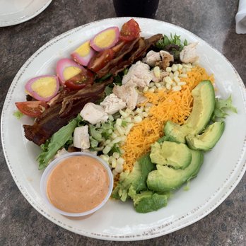 Kling House Restaurant - Cobb salad - American Near Me - Intercourse, Pennsylvania