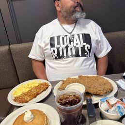 This is my huband's breakfast he was talking to Orlando.