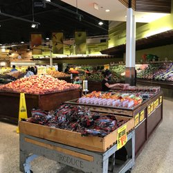 Cermak Fresh Market - Great store to buy fruits and vegetables always fresher than other supermarkets and the prices are always cheaper.