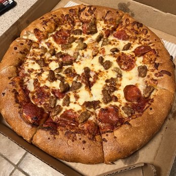 Pizza Hut - Large Pizza w/ extra cheese, pepperoni and Italian sausage. Stuffed crust - Pizza Near Me - Manor, Texas
