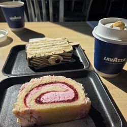 The Italian Store - Raspberry cake and mocha cake