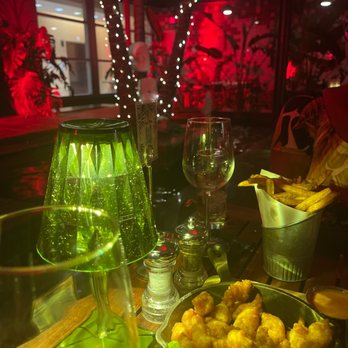 Orange Blossom - Outside patio - Breakfast & Brunch Near Me - Miami Beach, Florida