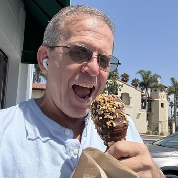 The Win-Dow Long Beach - Yummy Peanut buddy - Burgers Near Me - Long Beach, California
